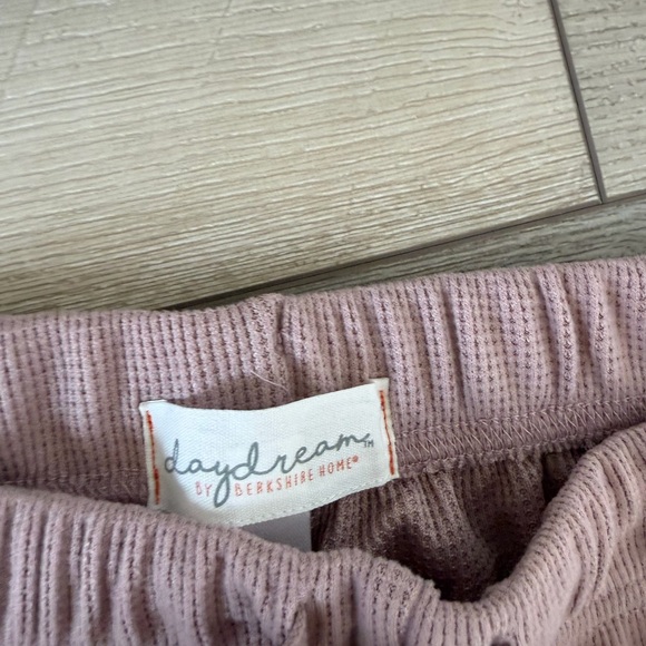 Daydream Mauve Lounge Set size large NWT - Picture 7 of 9